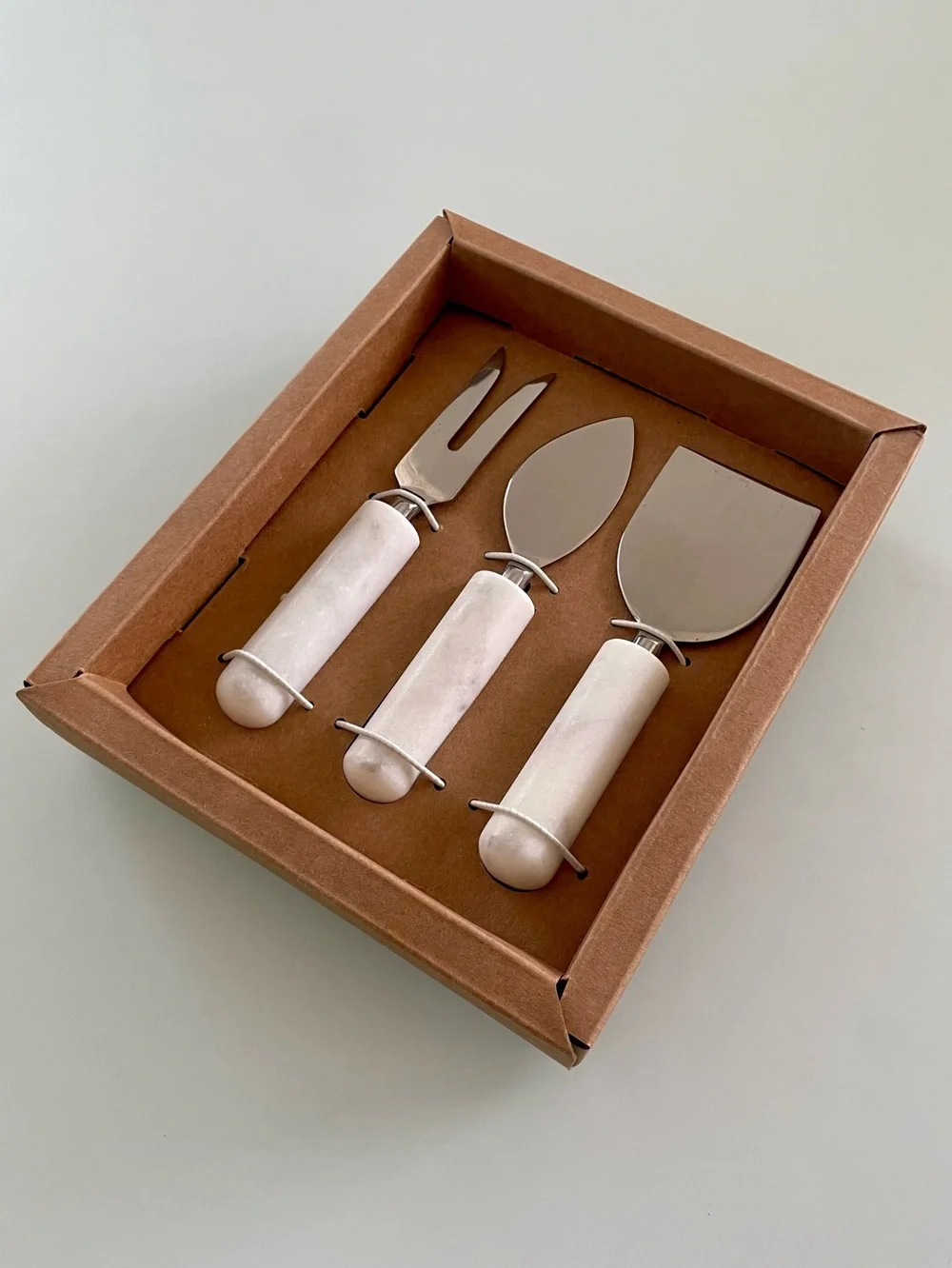 Crate & Barrel - Marble Handle Cheese Knife Set - White